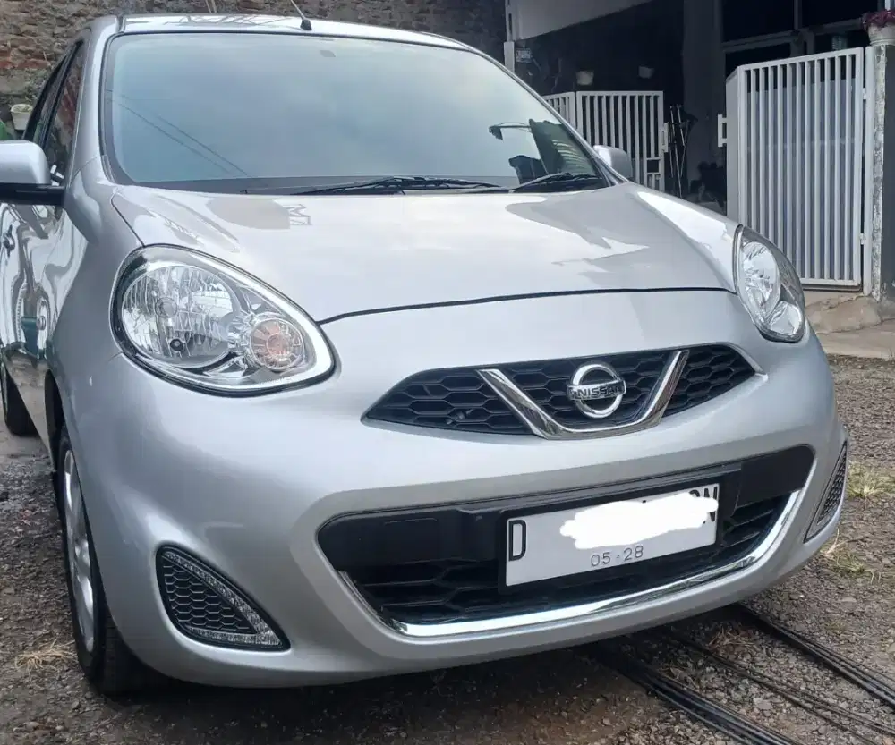 Nissan March 1.2 XS 2018 /2017  1 tangn  km.17 ribu real istw
