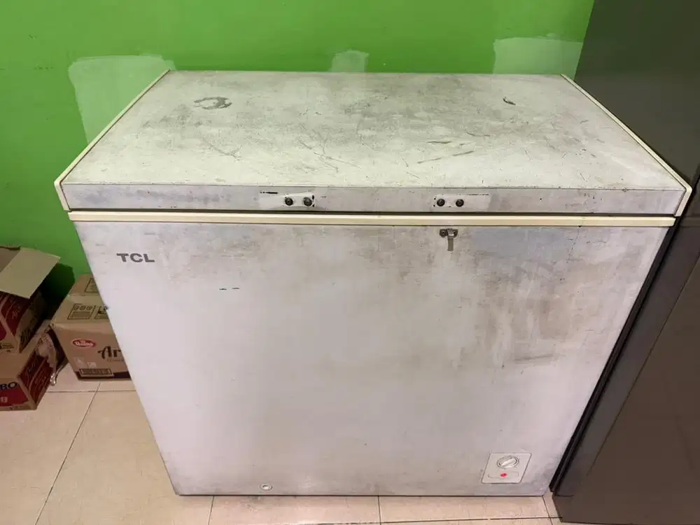 Mesin freezer TCL