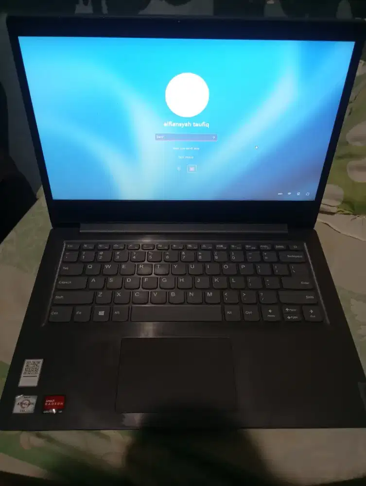 Laptop Lenovo V14-ADA Second