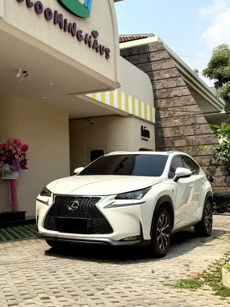 Harga Cash Termurah Lexus NX200T F Sport White 2015