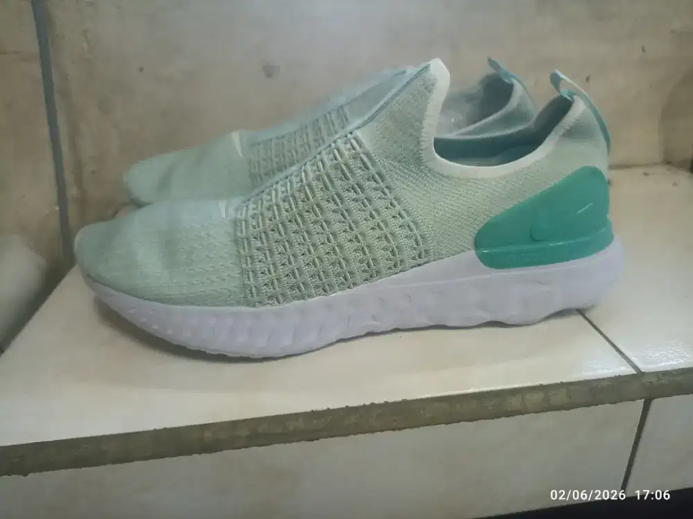 Nike React Phantom Run Flyknit 2