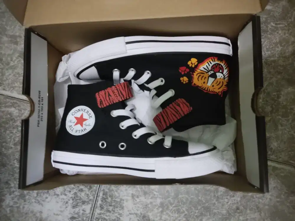 Sepatu ori convers