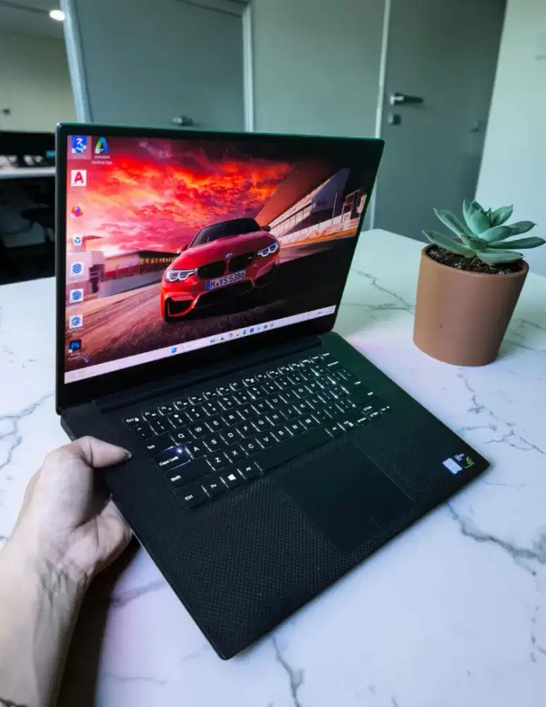 LAPTOP DELL XPS 15 9570 TOUCHSCREEN RAM 8GB/SSD DUAL VGA NVIDIA GTX