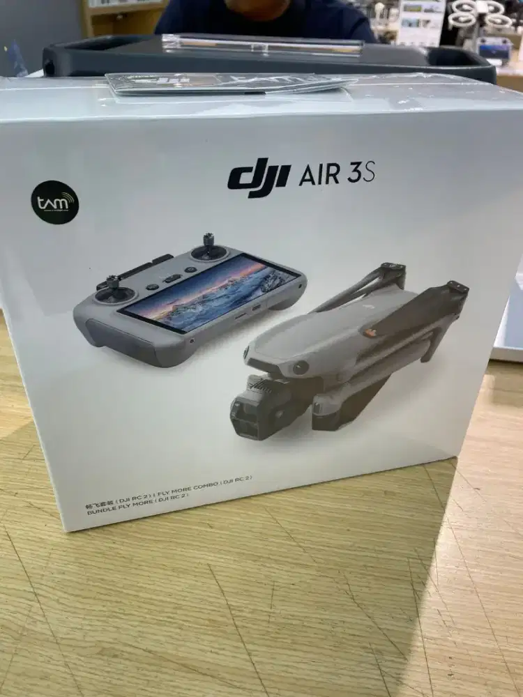 DJI AIR 3S Fly More Combo RC2