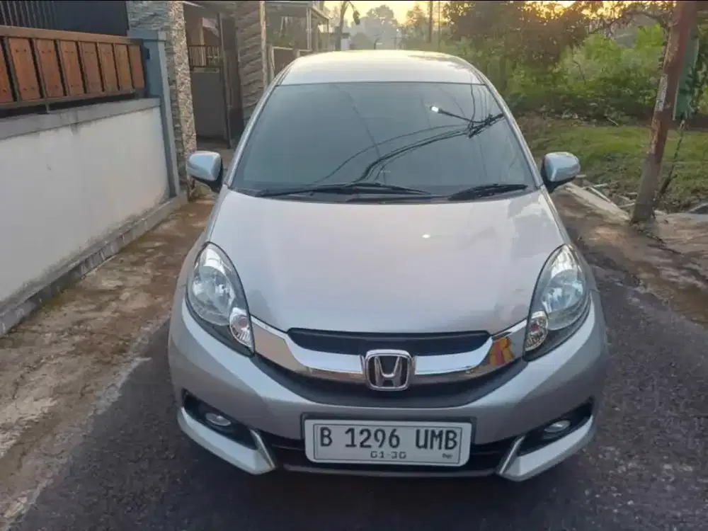 Dijual honda mobilio e at jarang dipakai