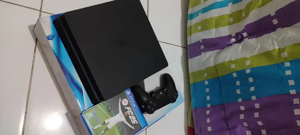 PS4 Slim 500GB Bekas Jarang Pakai + Kaset FC 25 Lengkap Dus Ori