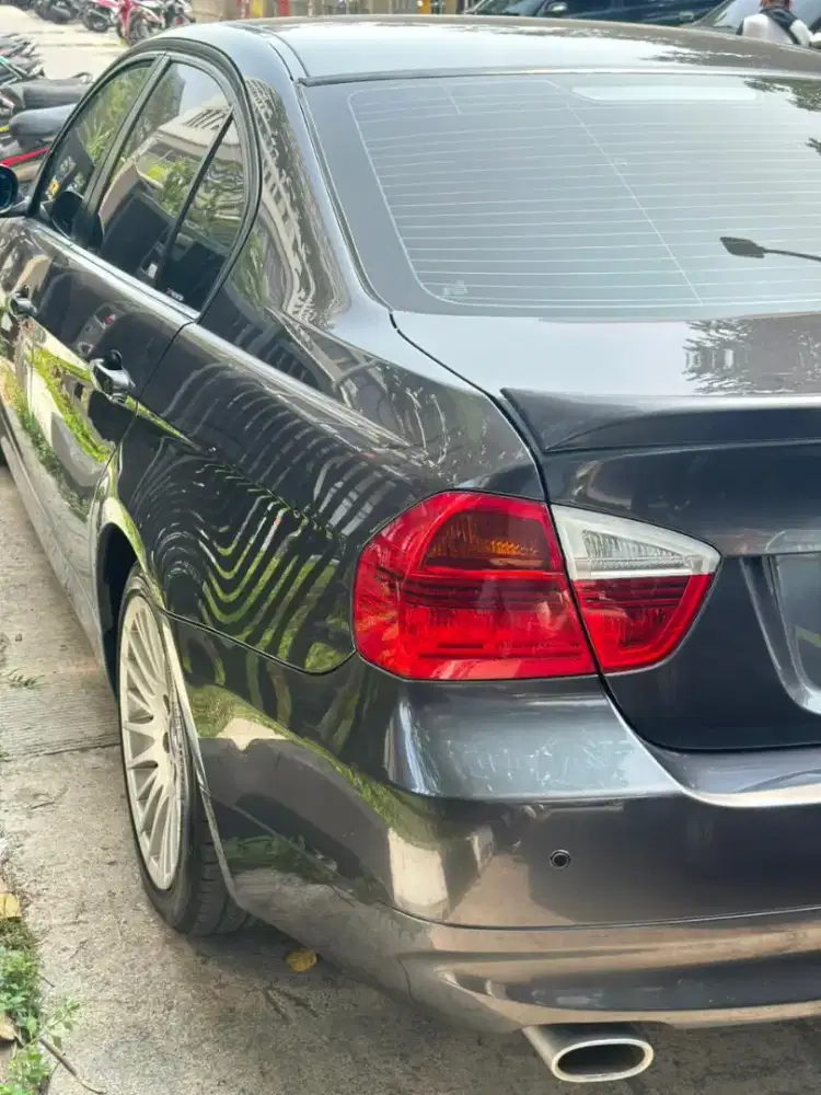 BMW E90 320i 2008 AT