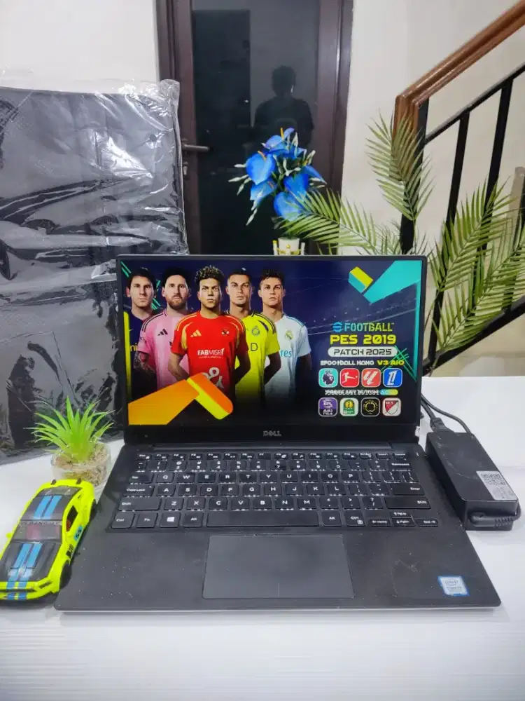 Laptop DELL XPS 9360 Core i7 SSD 256Gb RAM 8Gb Body SLIM