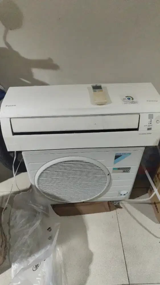 Ac bekas Daikin  inverter thailand  1pk+pasang