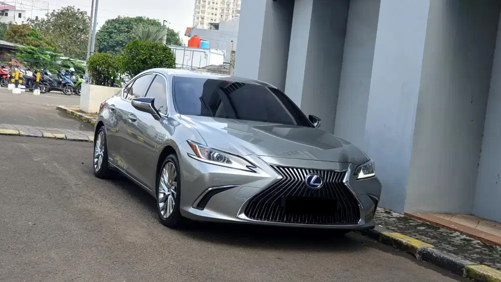 [ ANTIK LOW KM ] Lexus ES300 ES 300 Hybrid Ultra Luxury 2020/2021