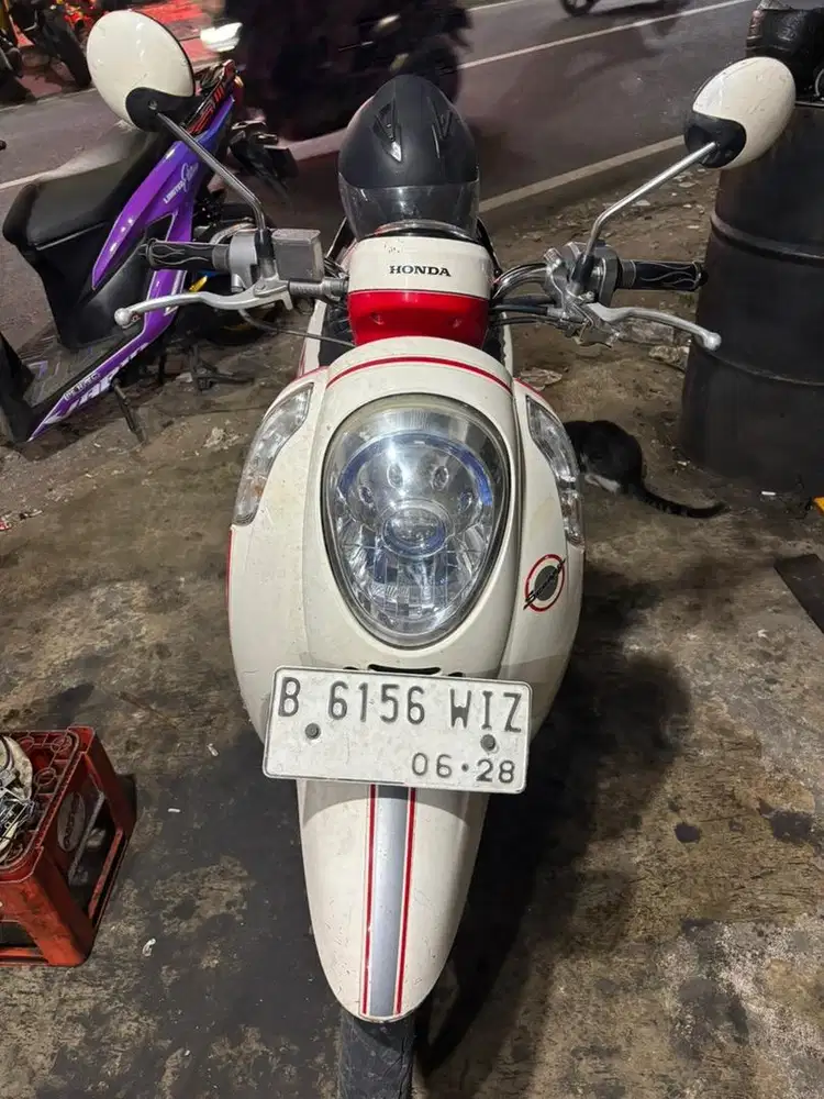 Dijual Murah Honda Scoopy Special Edition 2013 FI