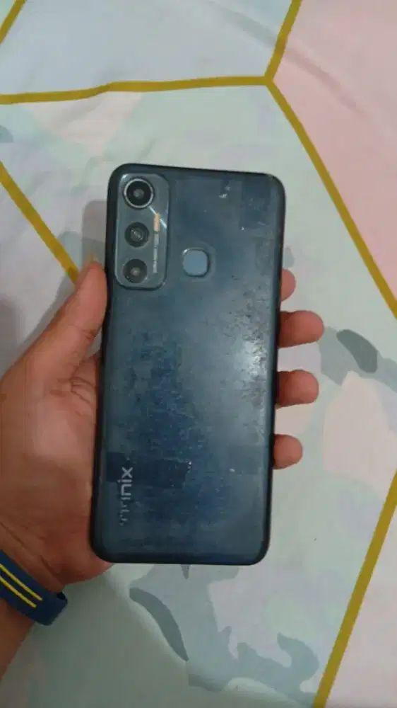 handpone. infinix hot 11