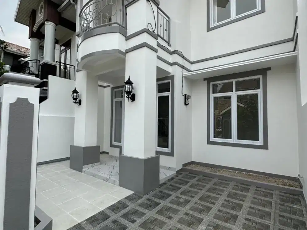 DI JUAL RUMAH CANTIK Siap Huni Pinggir Jalan Dekat Stasiun di DEPOK