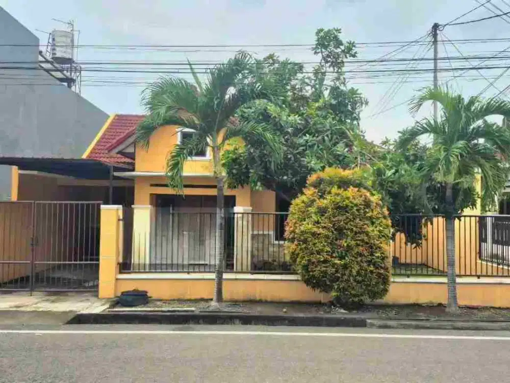 HOT LIST !! Turun Harga
Rumah Bagus Hook Sangat Terawat Strategis Premium Solo Kota