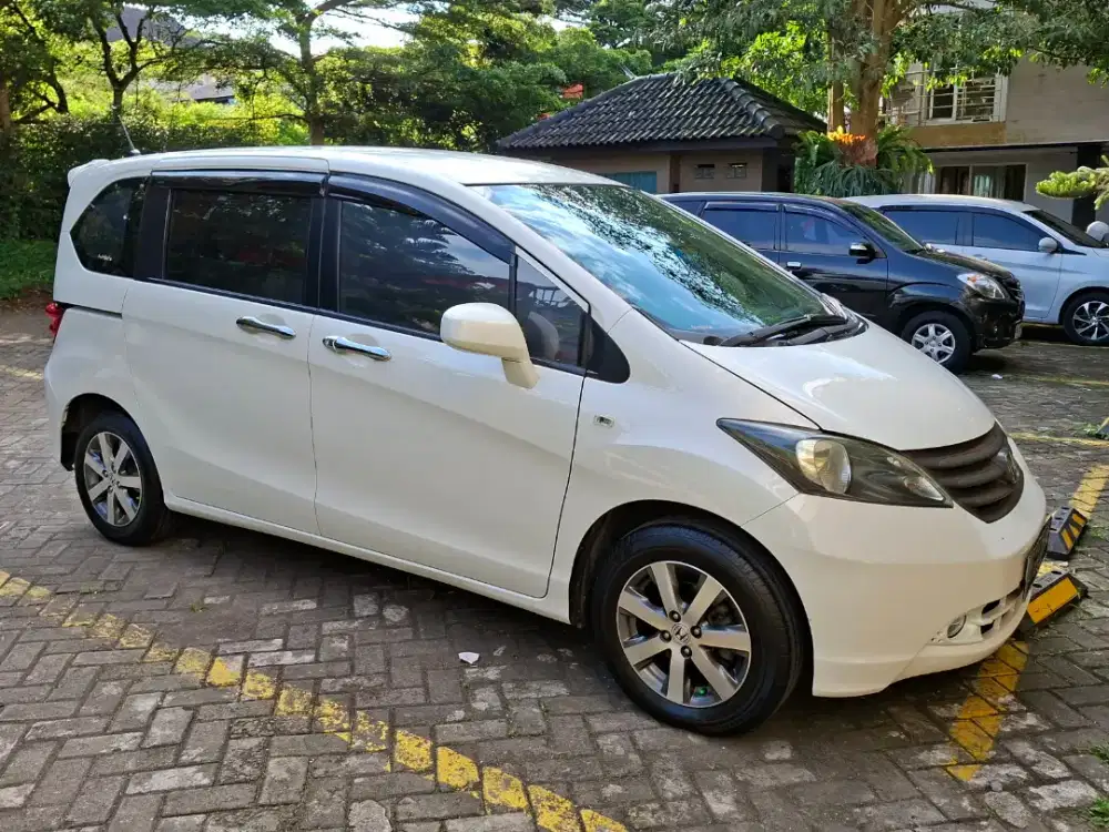 Honda Freed 2012 Automatic