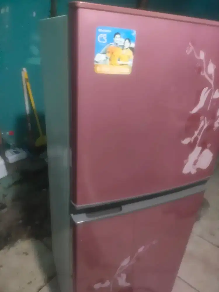 Sharp 2 pintu masih mulus normal dingin bagus murah