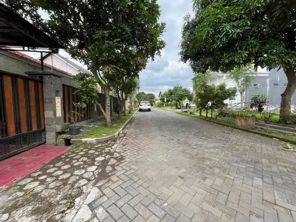 Tanah Kavling Samping Araya