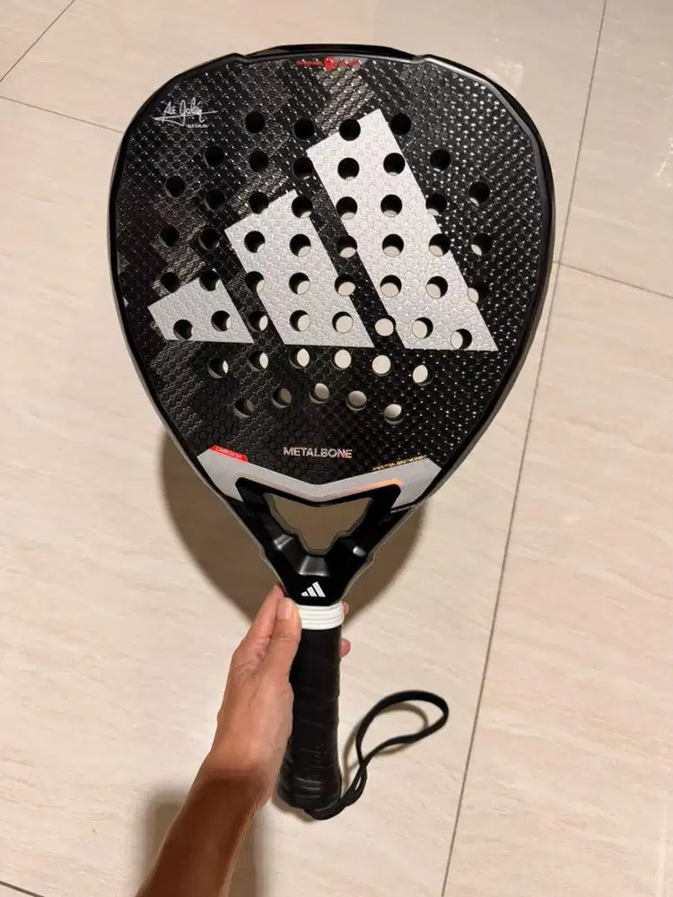 Raket padel adidas metalbone 2025