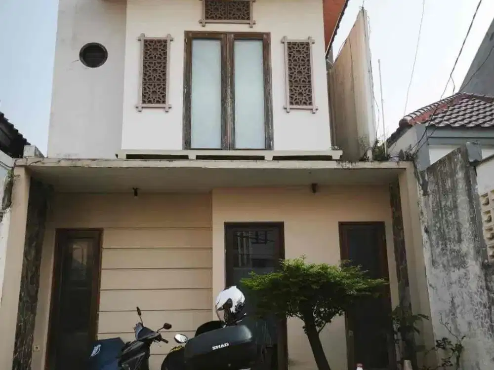 RUMAH di vila bintaro regency sek 9 pondok aren tangerang