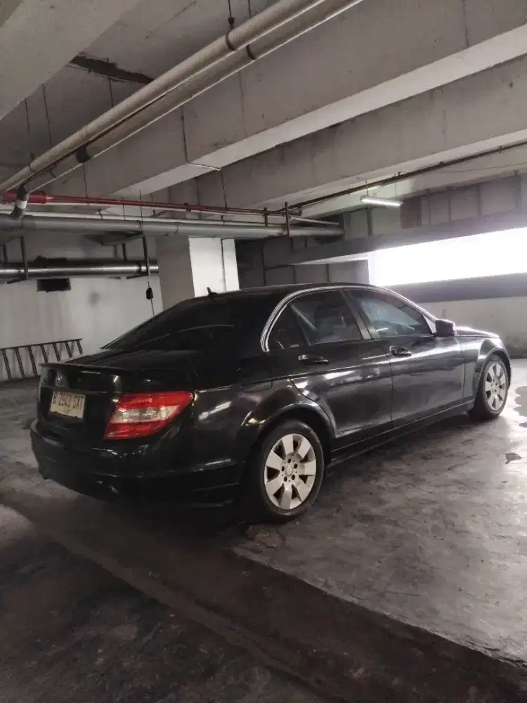 Mercedes C200 K matik 2009 hitam,,km 105.000,,130 jt nego
