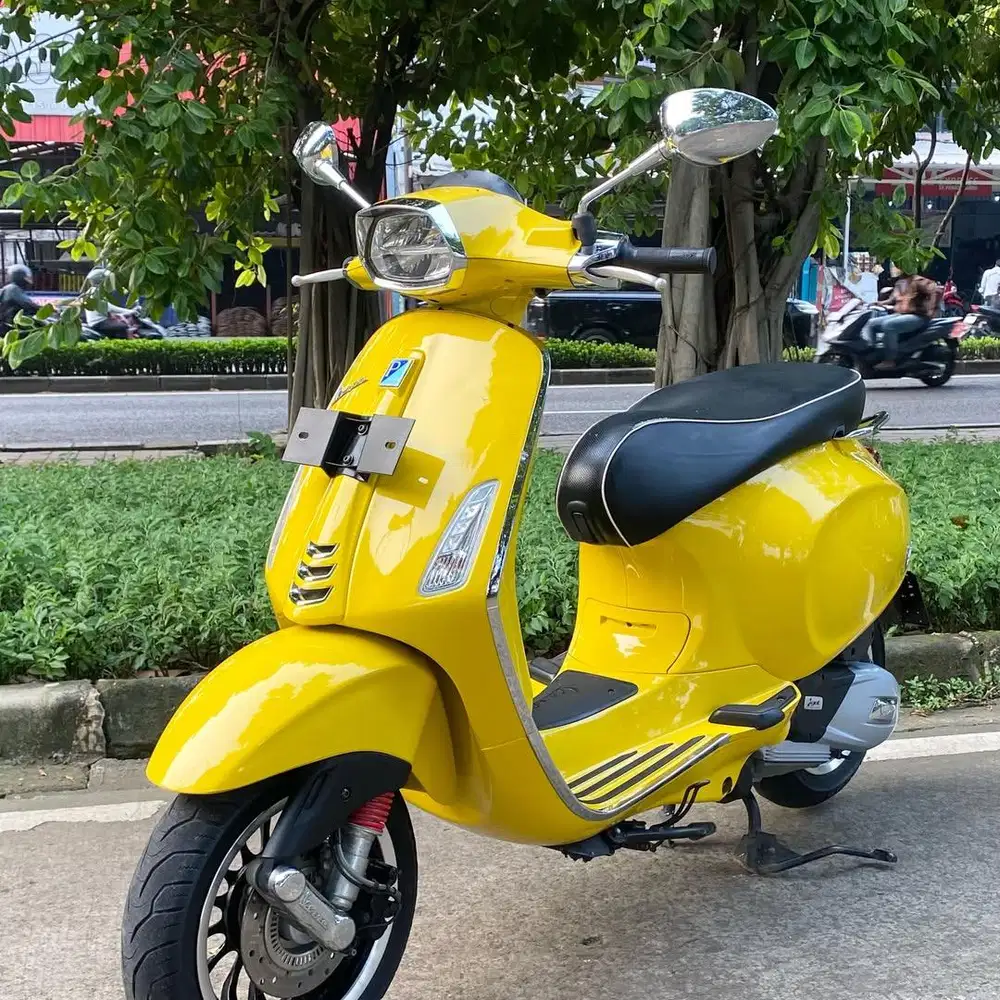 DIJUAL VESPA SPRINT 150 IGET ABS FACELIFT TAHUN REGISTRASI 2020 YELLOW