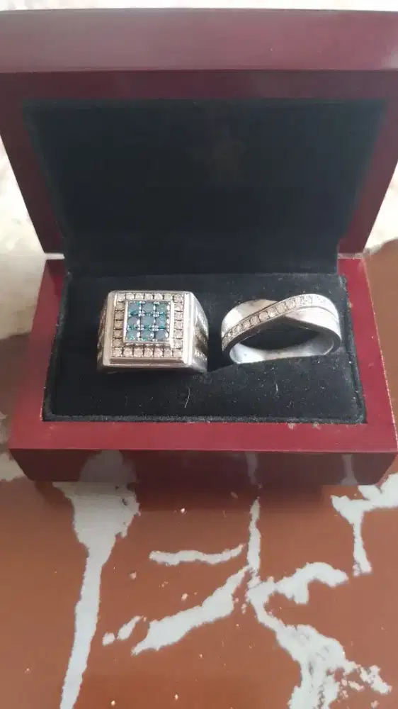 Cincin berlian asli