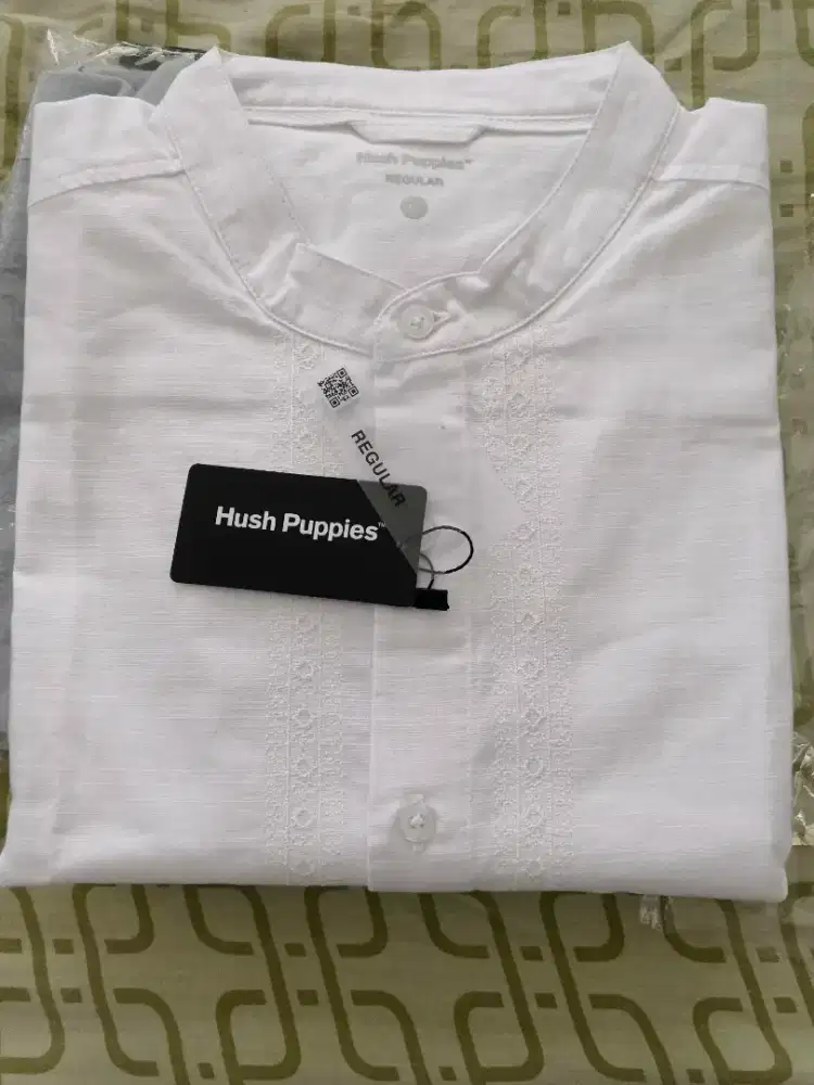 Baju Koko Hush Puppies