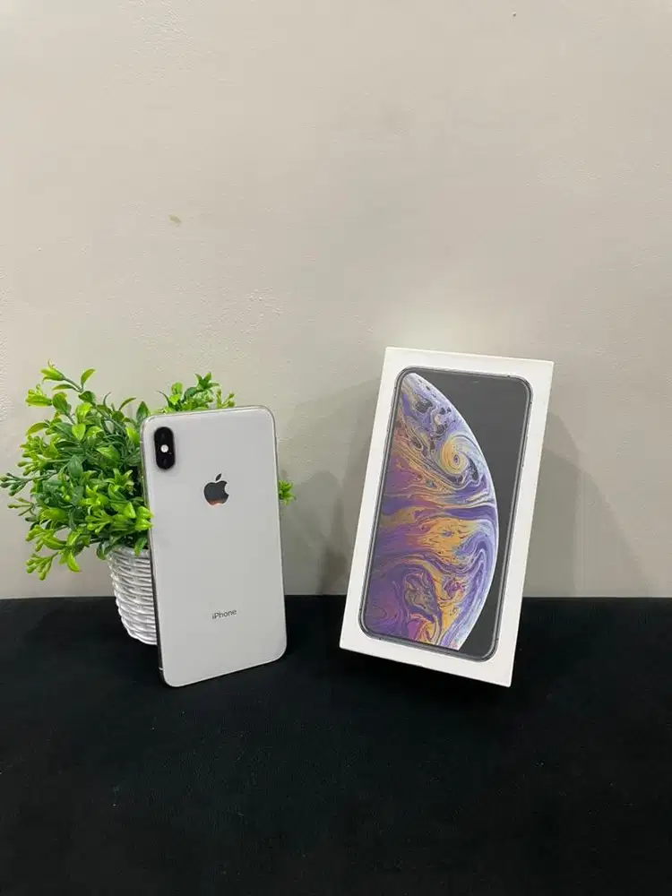 IPhone XS Max 64GB Silver mulus Fullset BH 89% Sinyal Permanent