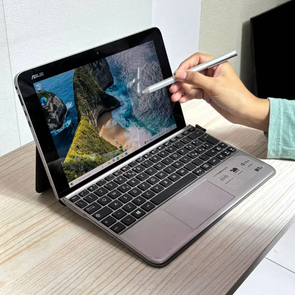Asus Minibook Mobile Dock Intel Atom X5 Layar 10 Inch Touchscreen