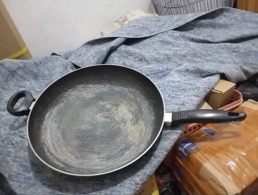 Obral Teflon wok Diameter 30 cm
