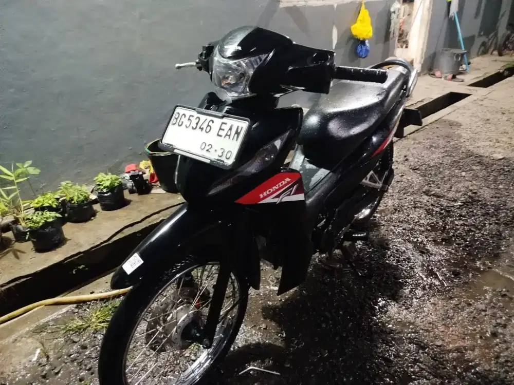 Di jual honda revo fit . Irit