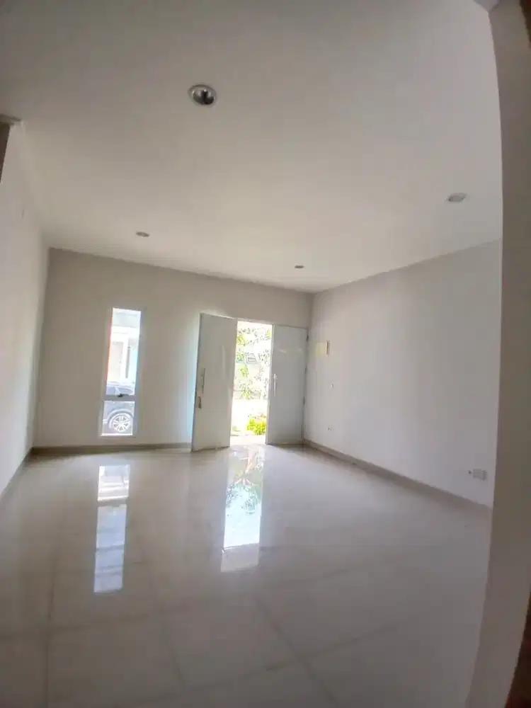 Disewa rumah 2 lantai di cluster Eropa  di sedayu city kelapa gading