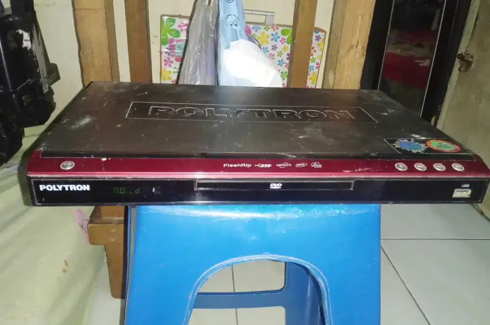 Dvd polytron masih bagus siapa tau ada yg minat