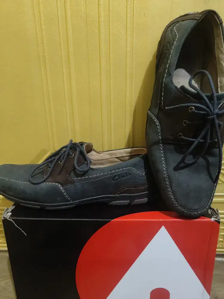 Sepatu clark kondisi bekas