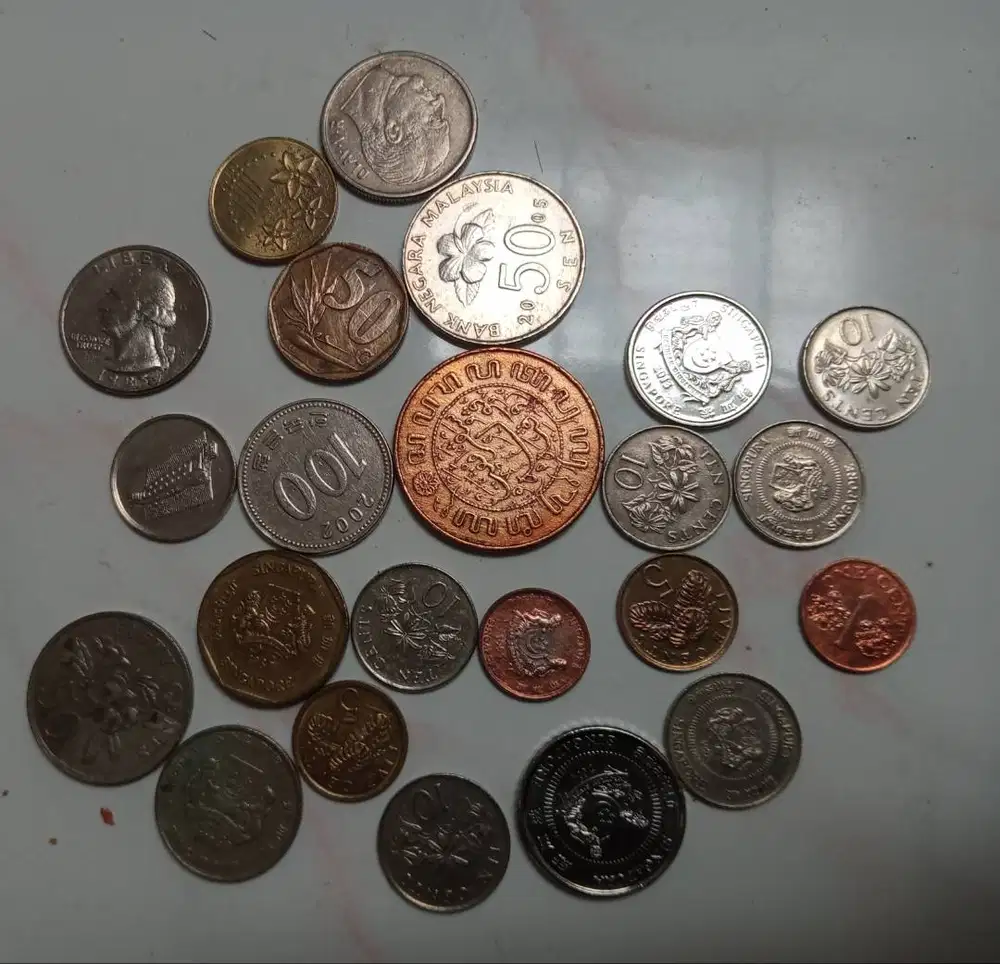 Jual barang jadul satu paket ( koin, perangko & kamera Fuji)