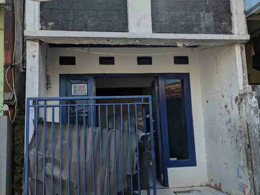 Di jual rumah minimalis scond jual butuh aja akses jln mobil Lokas pondok jati jurang Mangu barat Tangerang selatan