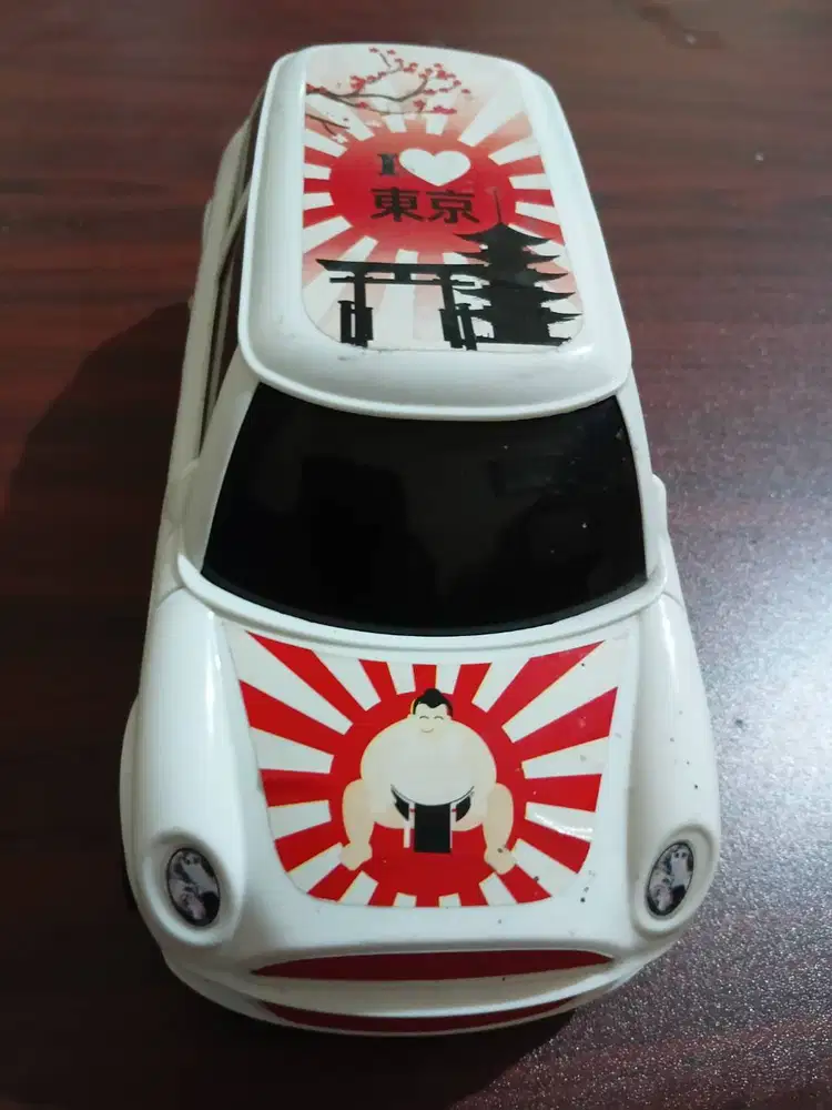 Mainan mobilan mini cooper