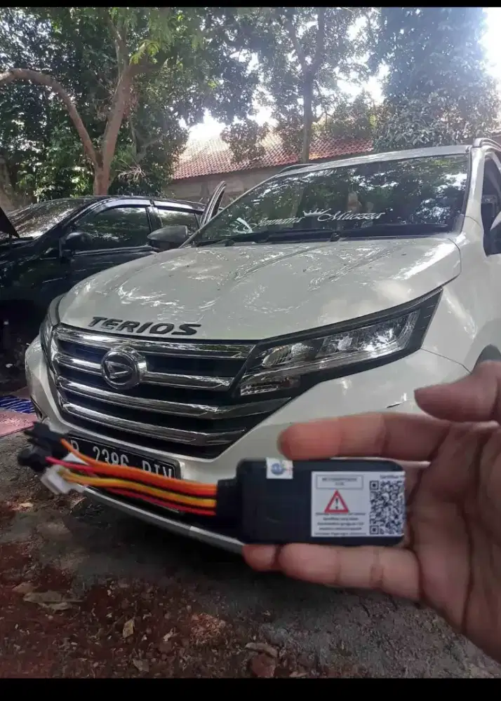 Gps mobil motor alat berat truk