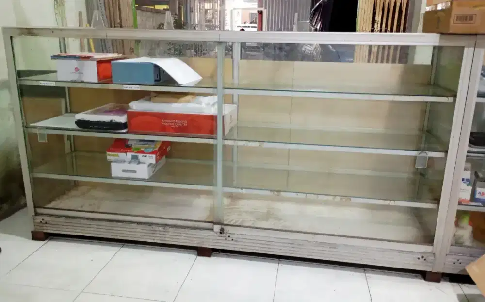 ETALASE KACA UKURAN 2 METER