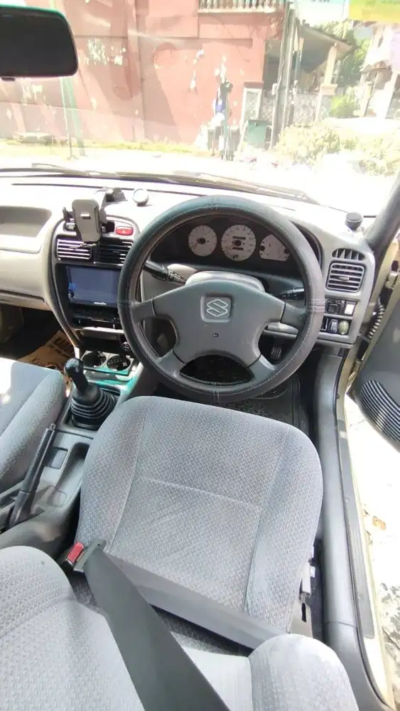 Dijual Baleno th 2000, manual transmission