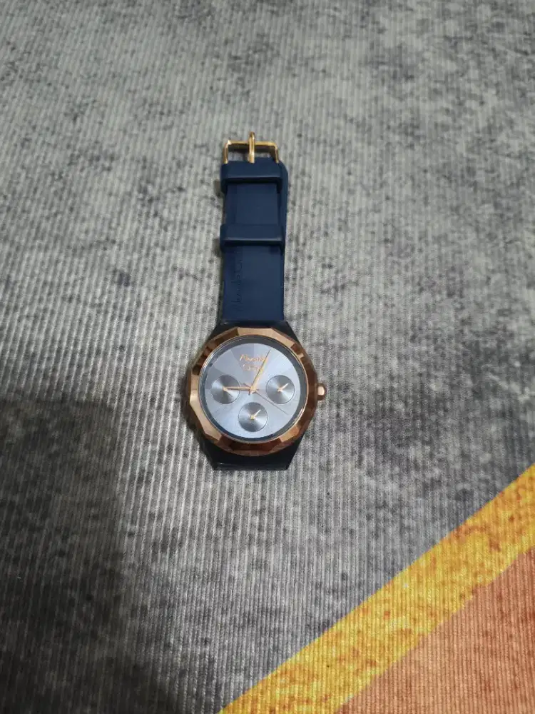Jam tangan wanita