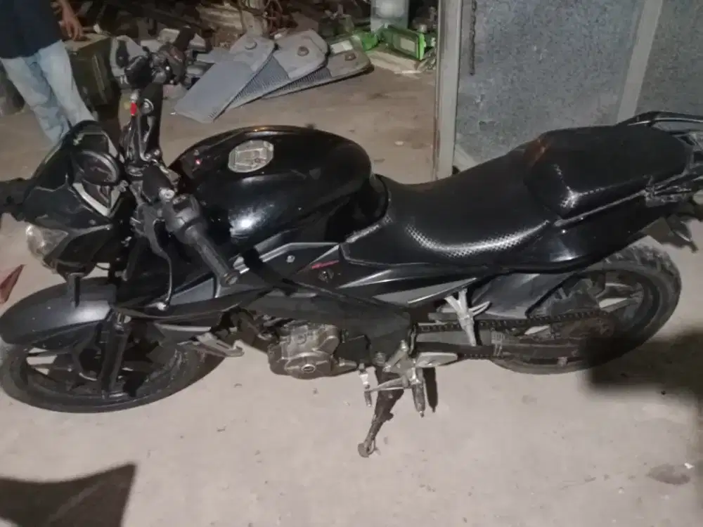 KAWASAKI BAJAJ PULSAR 200NS / NS200 jual murah ss lengkap