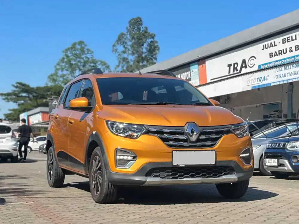 LOW KM!! RENAULT TRIBER RXZ 1.0 AT MATIC 2020 OREN KM 22RB