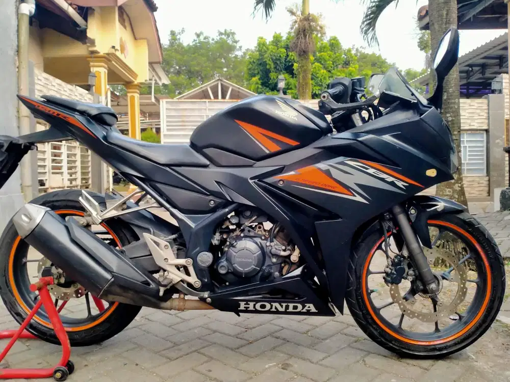 Honda CBR facelift lengkap mesin segel keterangan detail dibawah