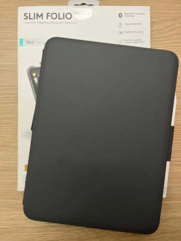 Case Logitech Slim Folio Keyboard Wireless Bluetooth for iPad