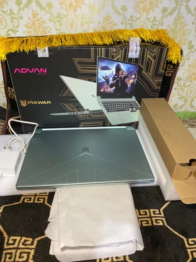 advan pixwar ryzen 7 16/512