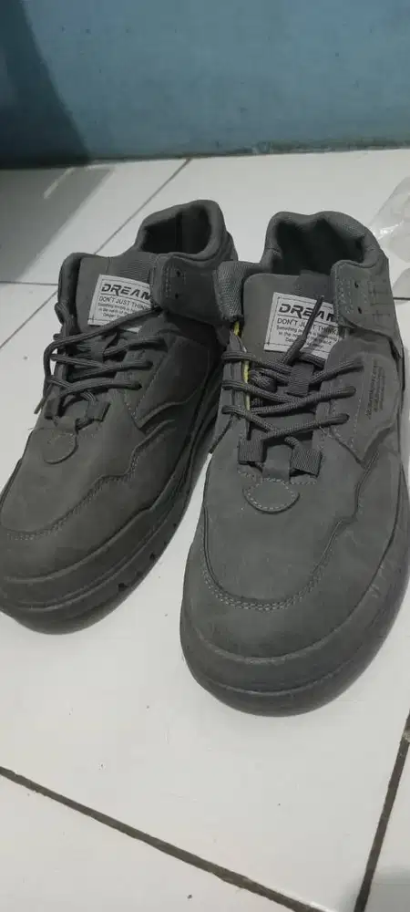 Sepatu Hiking Outdoor Touring dll warna Grey/abu-abu (size 42)