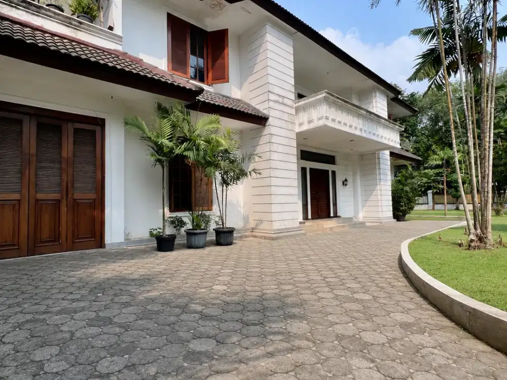 Jual Rumah Hoek di Kebayoran Baru Jakarta Selatan – Dekat Pakubuwono & Senayan City