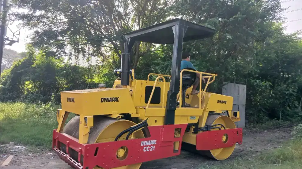 Tandem Roller Dynapac CC21 kapasitaa 6-8 aton