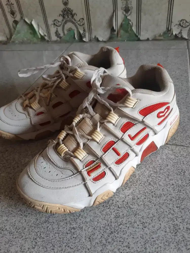 Sepatu fila premium model uptempo